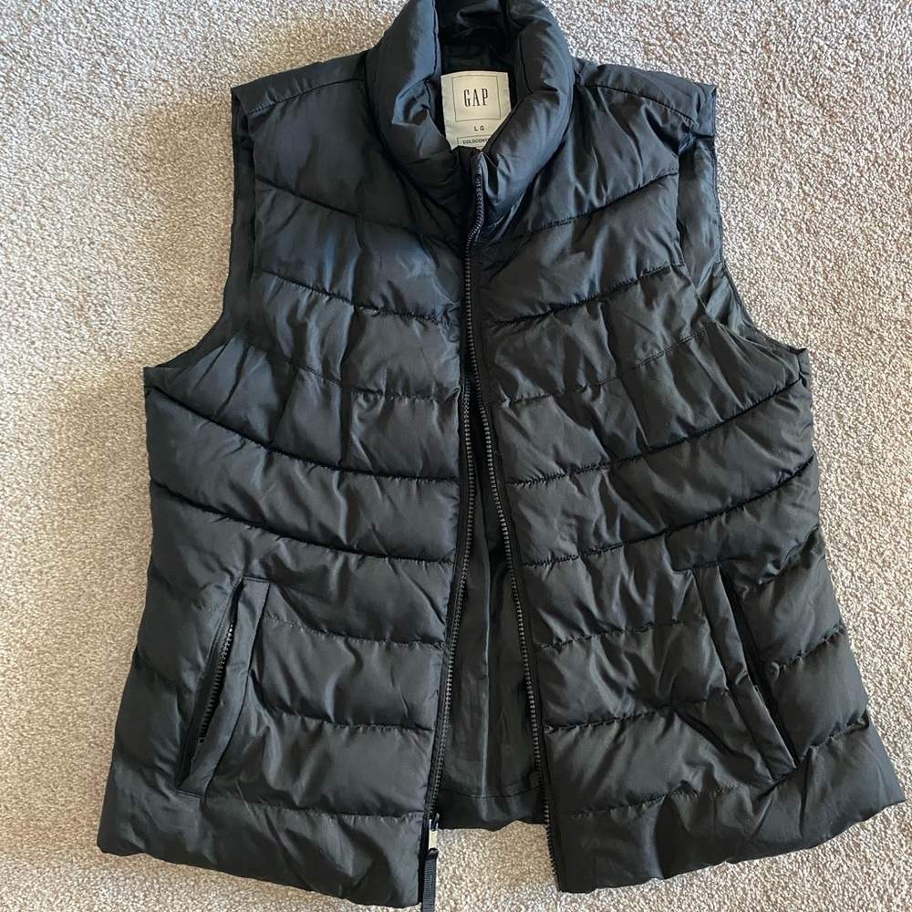 GAP Black Puffer Vest